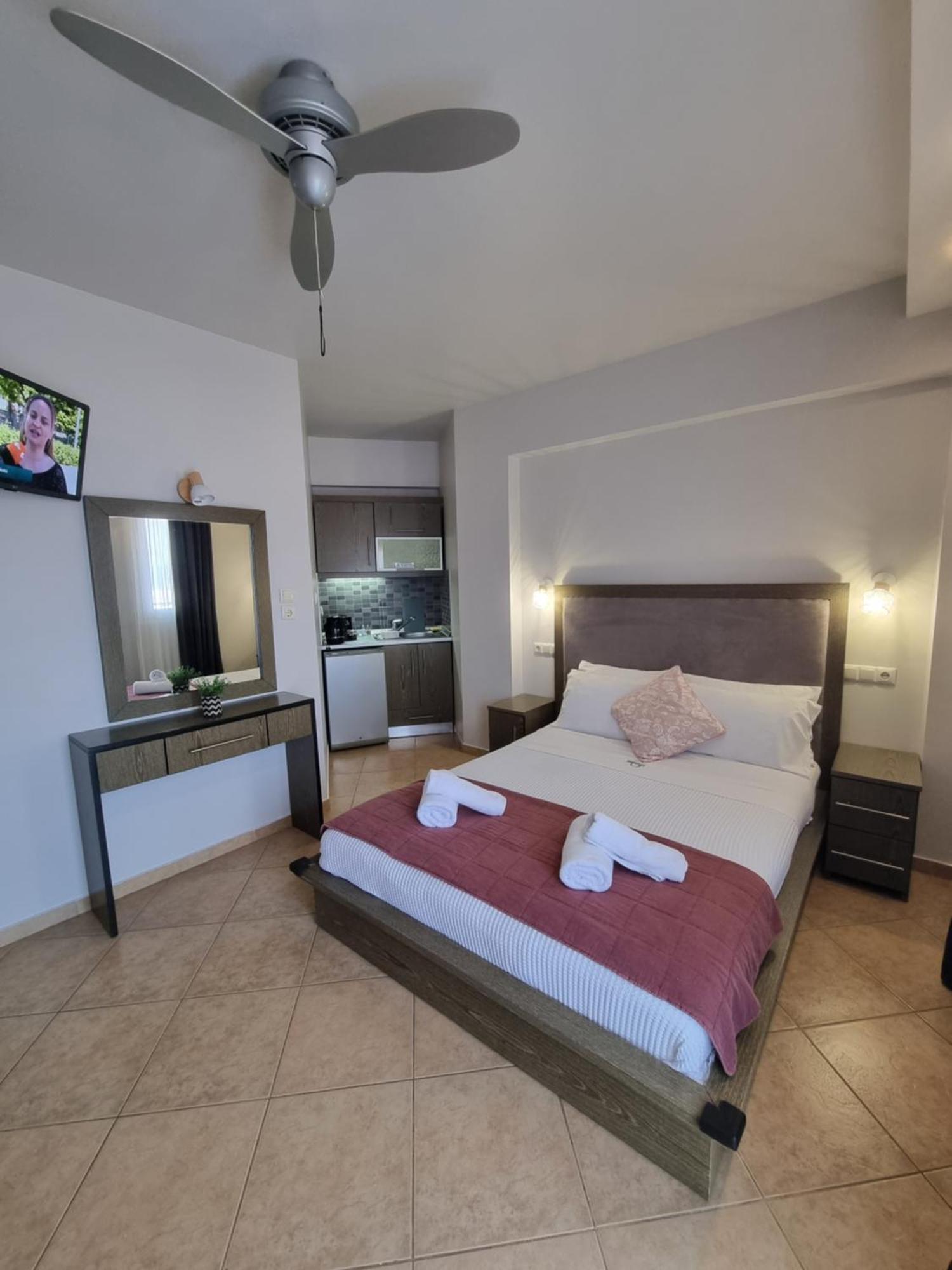 Greenhill Holiday Suites Sarti Exterior photo